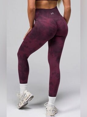 TLF Apparel Seamless Scrunch Butt Leggings